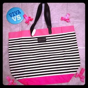 💕 NWT VIctoria’s Secret Weekender Tote Bag 💕